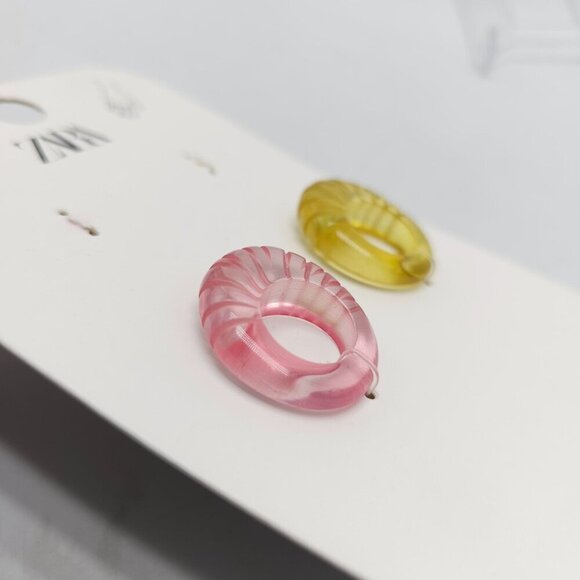 Zara Pink Yellow Acrylic Ring Set READ ME MISSING TWO Size 4 - Picture 3 of 6